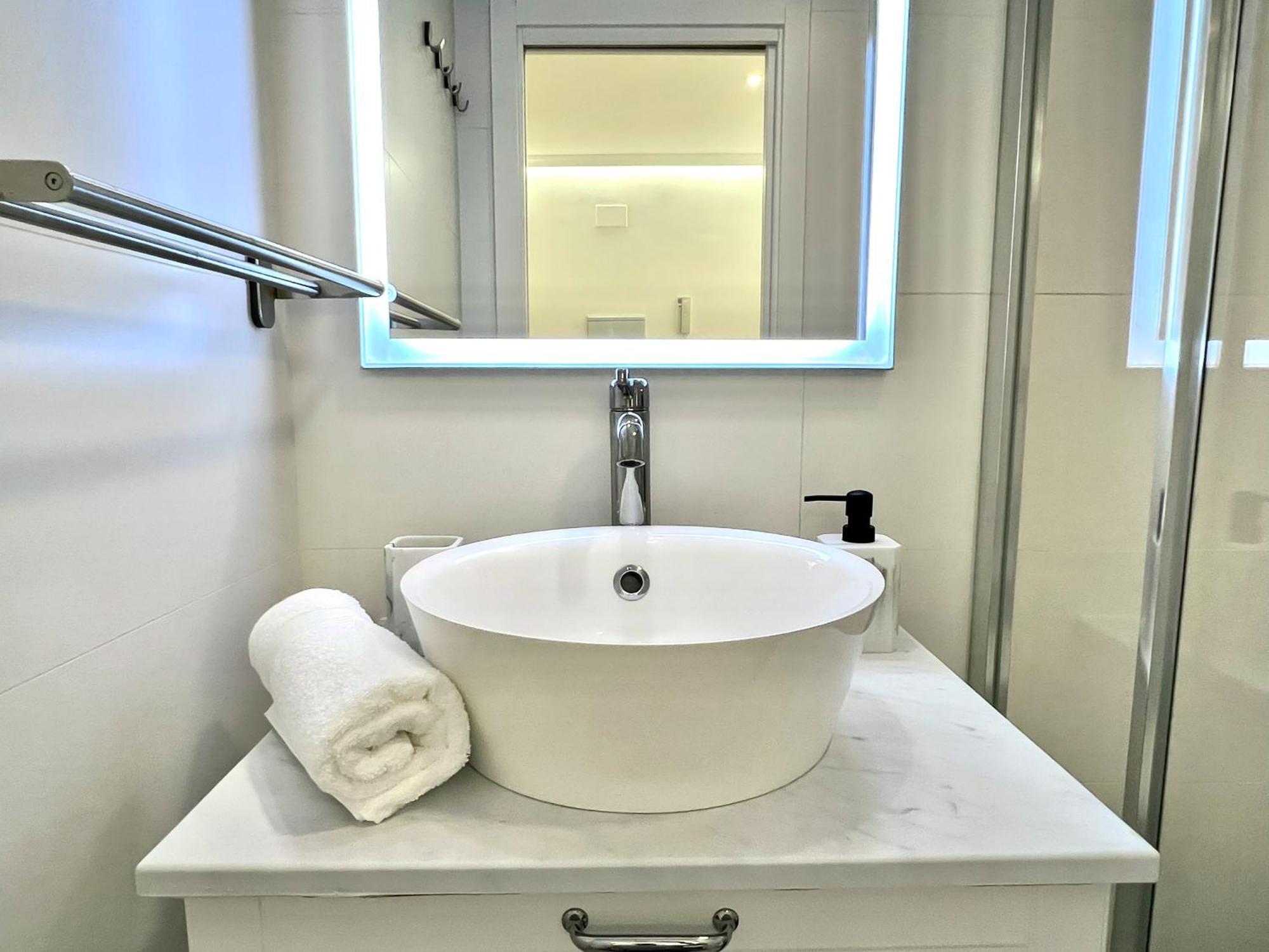 Apartment In The Heart Of Madrid-Piso En Malasana Εξωτερικό φωτογραφία